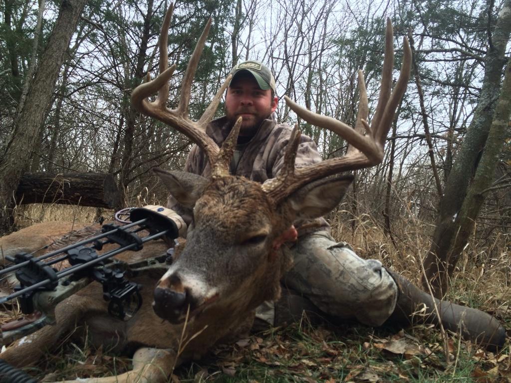 RobertJames87's tweet photo. Helped my good friend Craig find his biggest buck to date for @WaywardOutdoors 160 6/8" 13 pt! #bbd #deerhunting http://t.co/8mazHMC4Sk