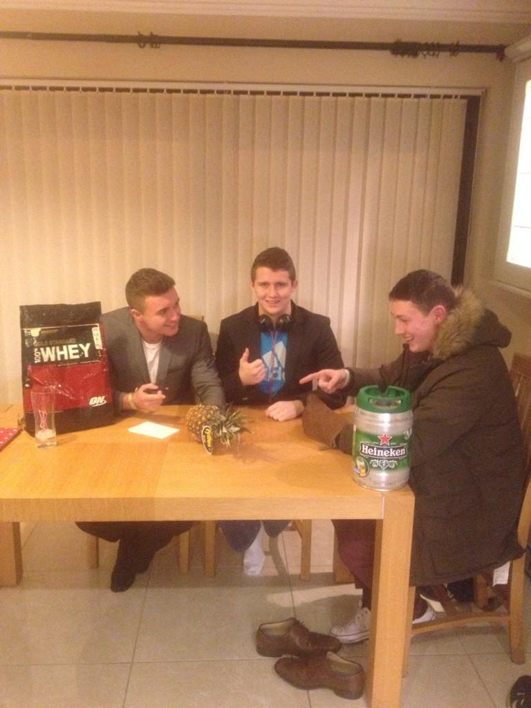 ReddBBQ's tweet photo. After champagne showers things got bit crazy #LiveForChampagne #LoveAllOurCrazyFans http://t.co/ccUvMmyKCh