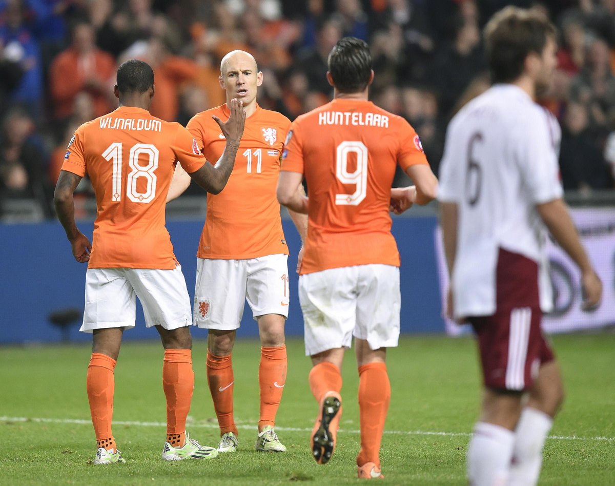 SkySportsPL's tweet image. WATCH: Retweet if Arjen Robben's first goal is your #GoalOfTheNight: bit.ly/1xM4P1b