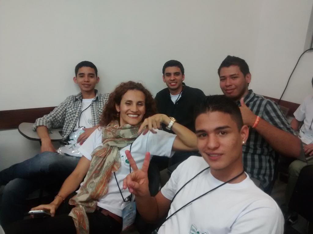 estefa8ah's tweet photo. solo los duros permanecen en el camino @juliquinterog @otroqueestudia #SWmed  @julian_kubo @jegaleanot @sebash93 http://t.co/4SU1YWT1KX