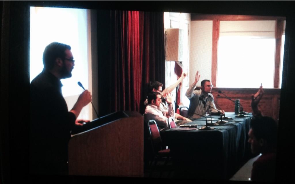 REMeetup's tweet photo. Raise ur hand if u own #multifamily units. W/ @MikeSarwari #brianburke #brandonturner and @AlWilliamson http://t.co/HZCBxlT08h