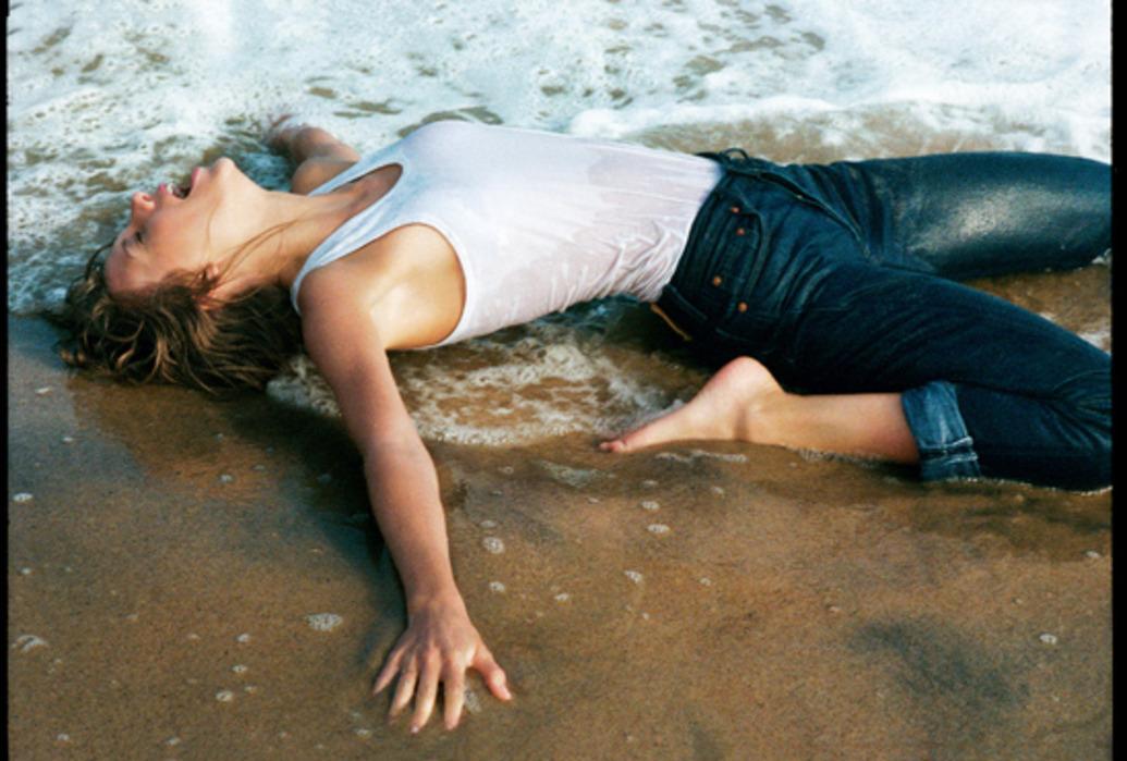 ConfideInTay13's tweet image. #MTVStars Taylor Swift