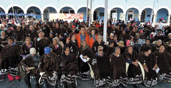 yoamo_guate's tweet photo. Abriga San Pedro #Cholula a sus abuelitos http://t.co/F8FDN7ll2P http://t.co/3PAzKFjZpN