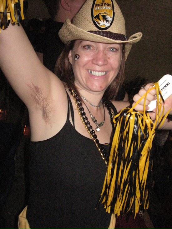FansOfKU's tweet photo. Mizzou Fan Starter Pack: http://t.co/JUq8og6xyP