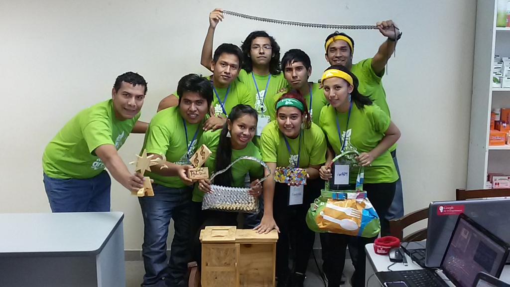 jpableques's tweet photo. #SWGreenBo.
Mi equipo RECICLART ganador del Startup Green. FELIZ!!!! @ferluis78 @Magicatala @LaPublicaBO @PeriodistaV http://t.co/Ji3p2Zol73
