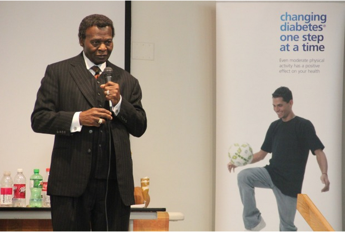 riconfidential's tweet photo. Baseball great Lou Brock leads Diabetes Day at Doctors Medical Center | @gabejsanchez reports: http://t.co/WanEsC2Jo4 http://t.co/jLaIYUzIgR