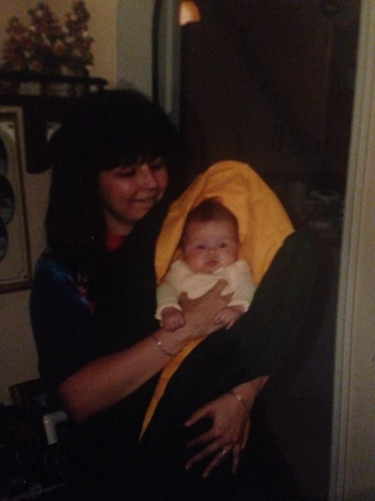 chelsiegeardino's tweet photo. What a corny halloween costume http://t.co/YJ5xkc8qUx