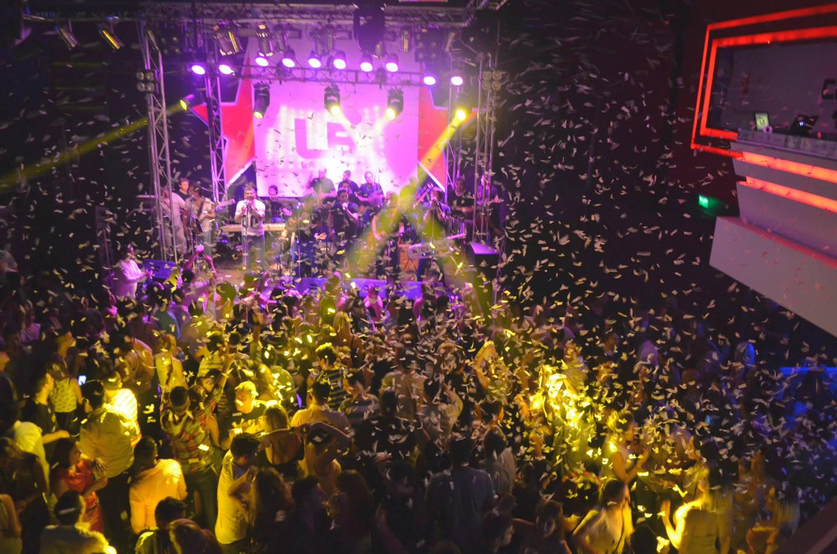 labarraoficial's tweet photo. Noche hermosa para un clásico barrabalero como el de @CubaInc_Oficial!
HOY #Barrabaleamos ♫♪ Tod@s Invitados! http://t.co/sZ7pmsscoZ
