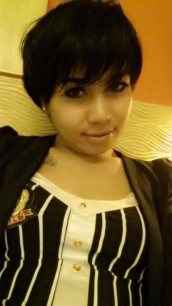 UAulhya tweet picture