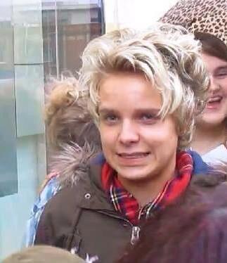 chloeeverett_'s tweet photo. me realising its 12:57am http://t.co/kDhAUPuSnw