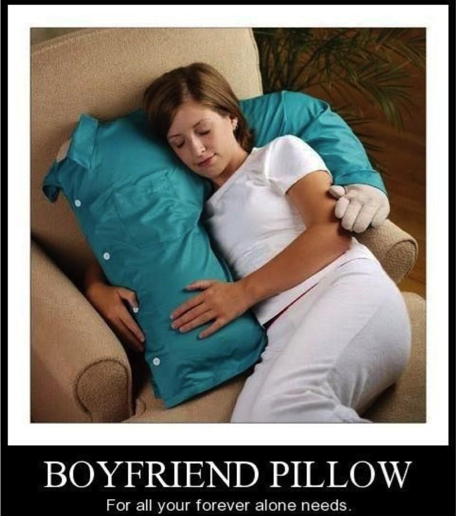 starterpack_uk_'s tweet image. Single girl in winter starter pack #starterpack