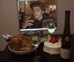 hespreadlouve's tweet photo. "WHOLE 1D AF FANDOM WAITING FOR NIGHT CHANGES AND FOUR"
#FOURelease
#BuyFourOnITunes
#WEARESOPROUDOFUONEDIRECTION http://t.co/h8MgDQJ800