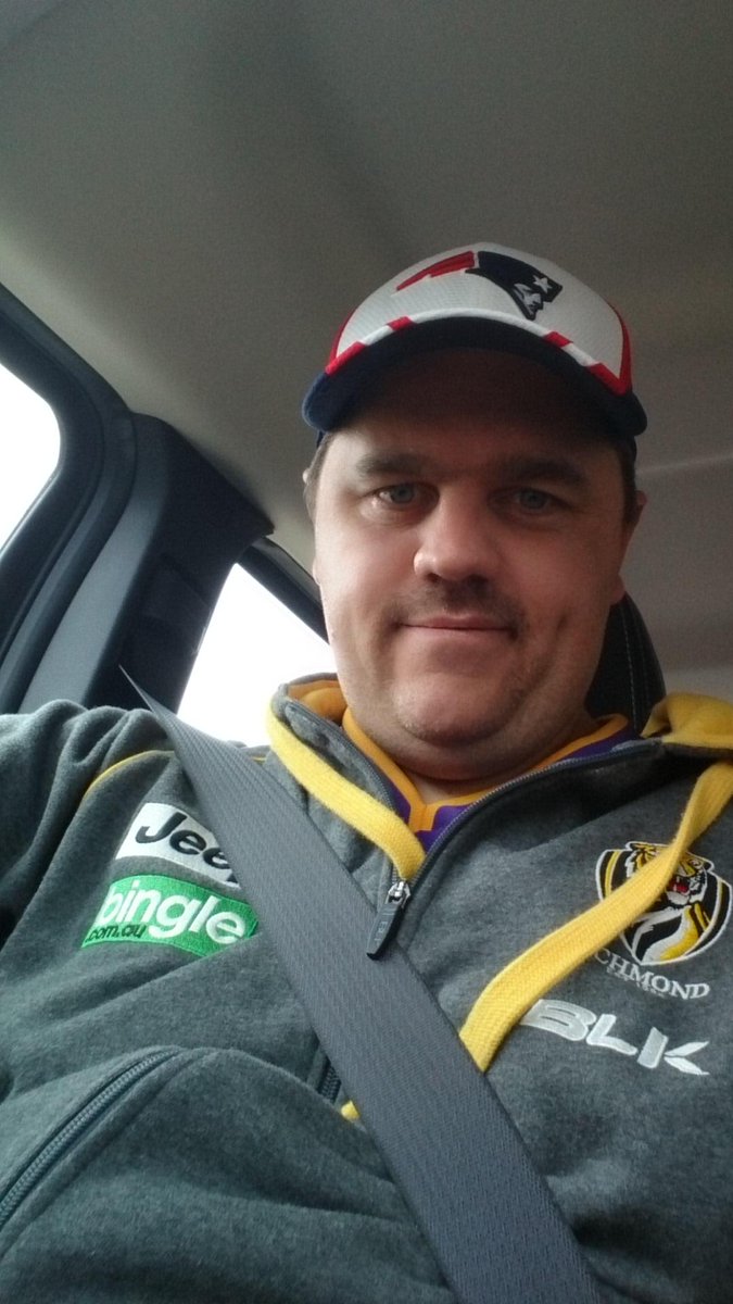 JD_RFC_TIGER's tweet photo. @PatriotsExtra trying to get home to watch the rest of the game on TV #patsnation #aussiepat http://t.co/H8TZAJvm0e