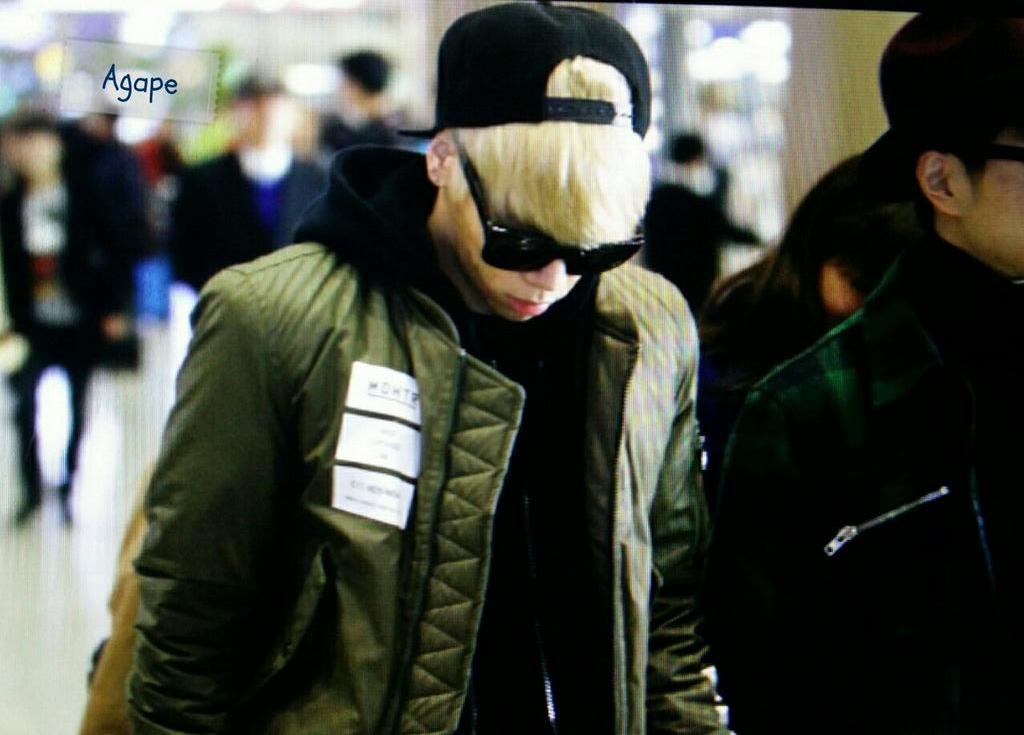 141117 Jonghyun @ Rumbo a Corea {Pudong-Incheon} B2nIMuJCQAASgNA