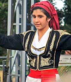 justjojothingss's tweet photo. Greek girl starter pack? http://t.co/YuznksCgJB