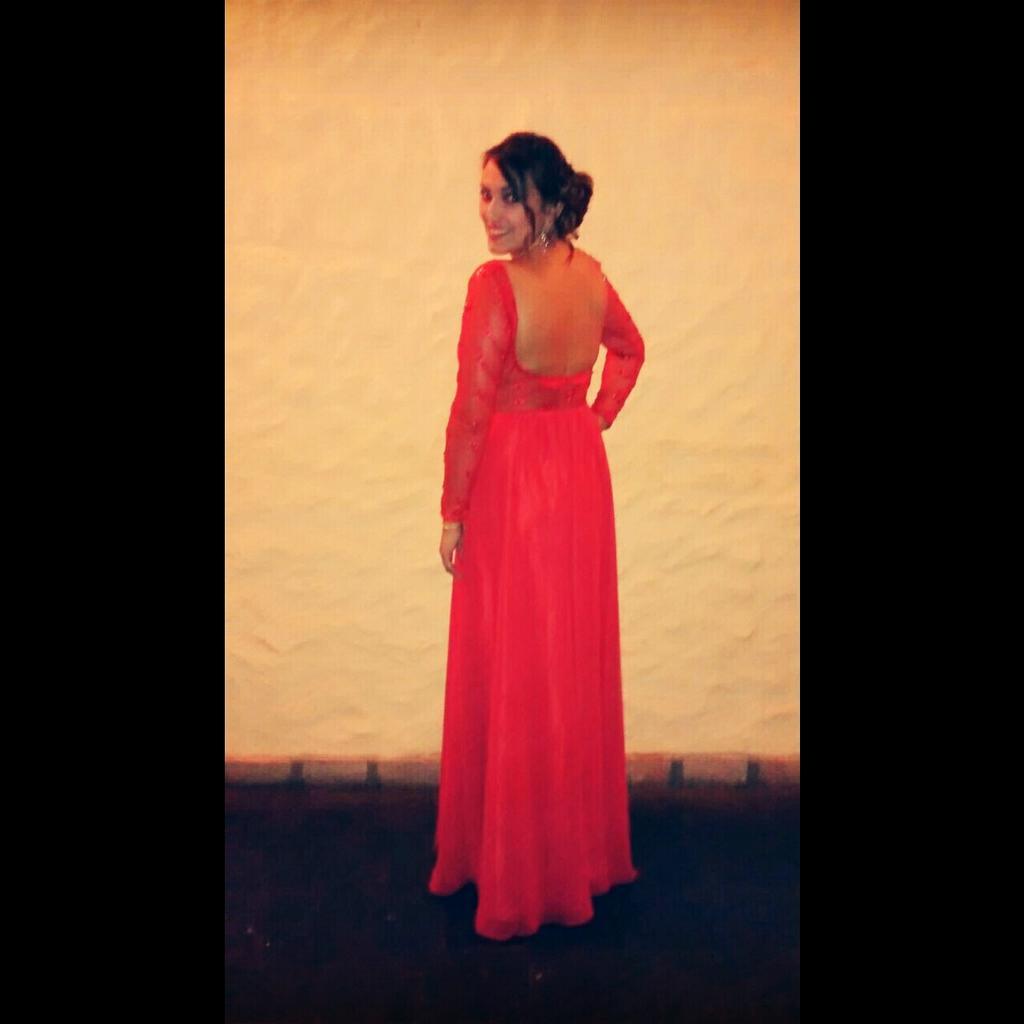 Geralyth's tweet photo. Por que el rojo aún sigue siendo un lindo color #MatrimonioA&amp;G http://t.co/JqjGeGvUYa