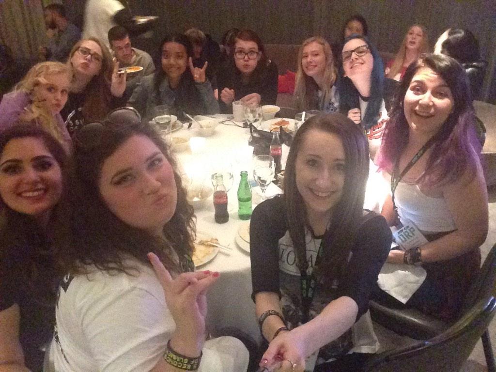 iamjadecarmen's tweet photo. Farewell dinner😭 #5SOSDEPRCON http://t.co/N5q006wPwk