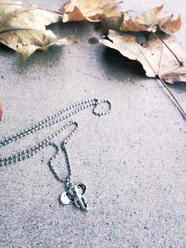 ktcakes16's tweet photo. My favorite accessory!!  For something so small, it can give big hopes!!  @ashatarihope http://t.co/F5JpbYiD7Y