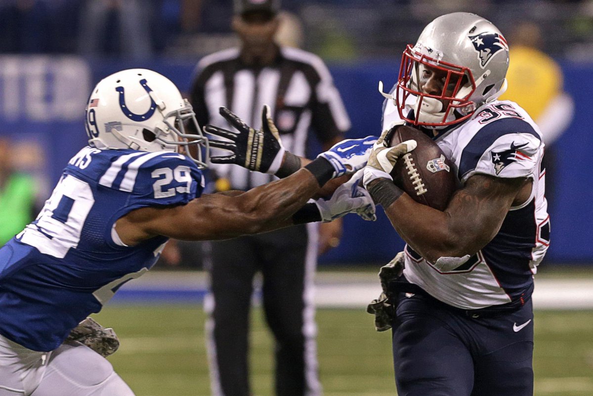SportsCenter's tweet photo. Jonas Gray is 1st NFL player since 1921 to rush for 4 TD in game he entered w/ 0 career Rush TD. (via @EliasSports) http://t.co/WYuL27w5V6