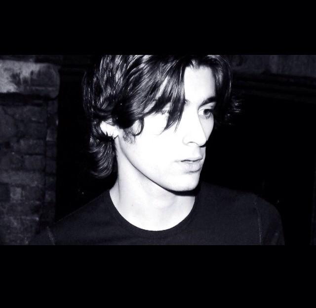 followmeluca_me's tweet photo. Zayn's hair is my religion😍#FOURAF #FOURFOLLOWPARTY #FOURIsFinallyOut #BuyFOUROniTunes #FOUROutNow #four http://t.co/sRkE59Wlis