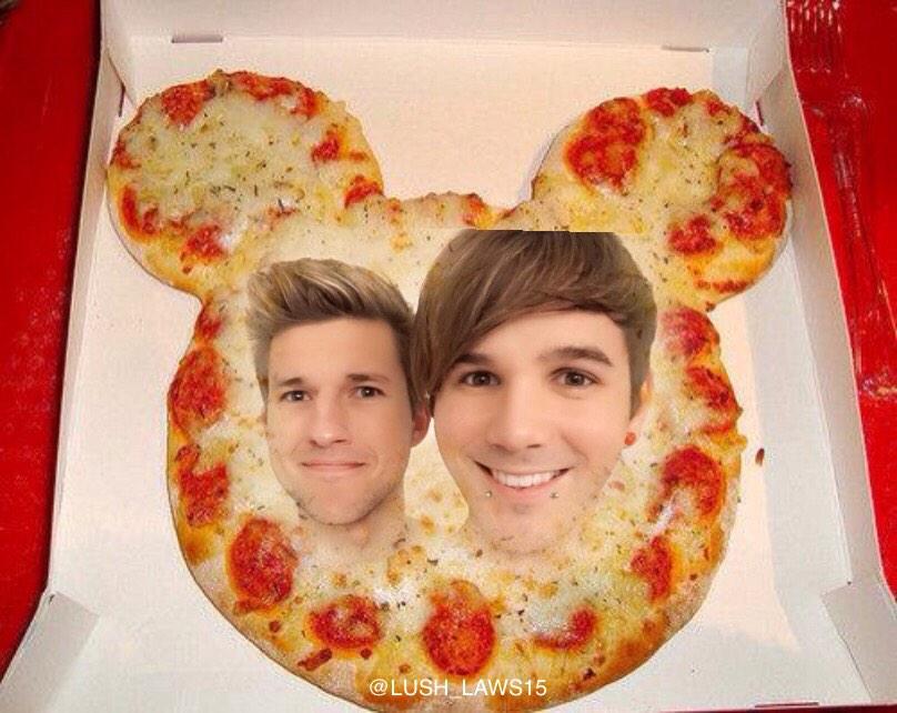 ethereaIIwt's tweet photo. #SubscribetoLUSH πβ¨ @MatthewLush @Nickalaws http://t.co/IrhbcUDXCl