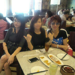 sansansusanz's tweet photo. Ada d,yg jls di Resto...RT @Reza_Genoveva: Ikutan ii.. lagi dmna?? “@sansansusanz Mkn yuck.... http://t.co/LpnfBMMEV0”