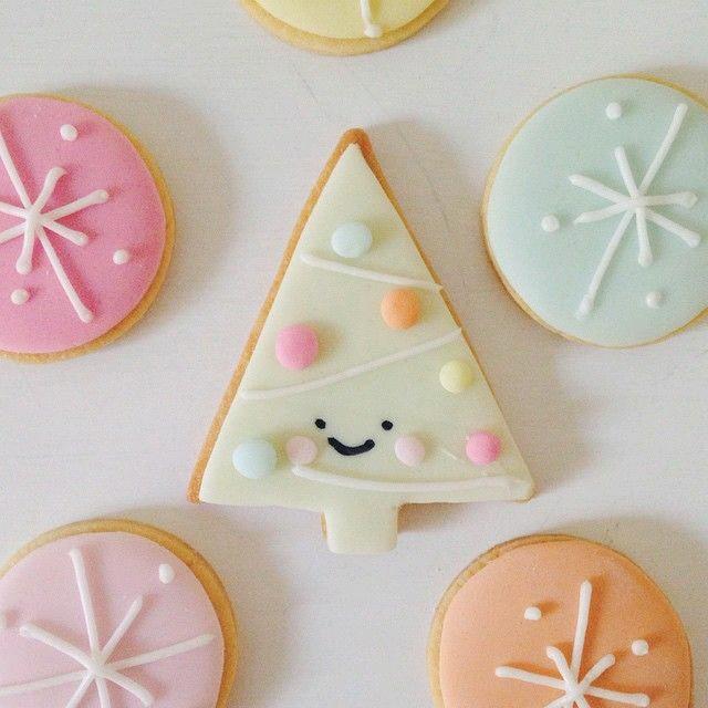 Fiestaandparty's tweet photo. Hermosas galletitas / Christmas cookies by Hello Naomi Cakes. - http://t.co/rDsMg8RuwG http://t.co/xadYm6kKx2