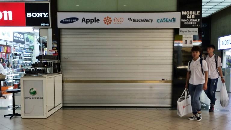 ChannelNewsAsia's tweet image. Police confirm officers visited #SimLim Square mobile phone retailer cna.asia/1uDSKKm