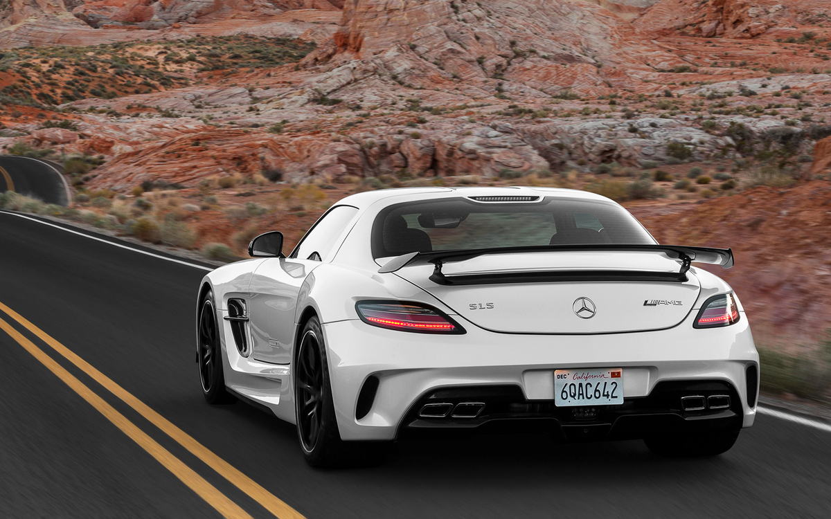 auto_path's tweet photo. #MercedesMonday http://t.co/gVUz7740zo