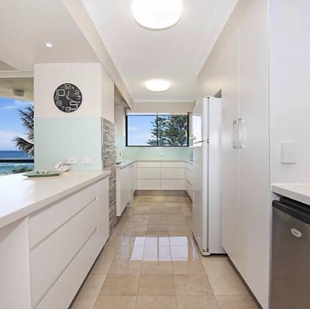 platinum_stone's tweet photo. @WKQuantumQuartz Luna White #QuantumQuartz #Stone #GoldCoast #InteriorDesign #Design #Kitchens #Beach #KitchenDesign http://t.co/WdpRLwWS94