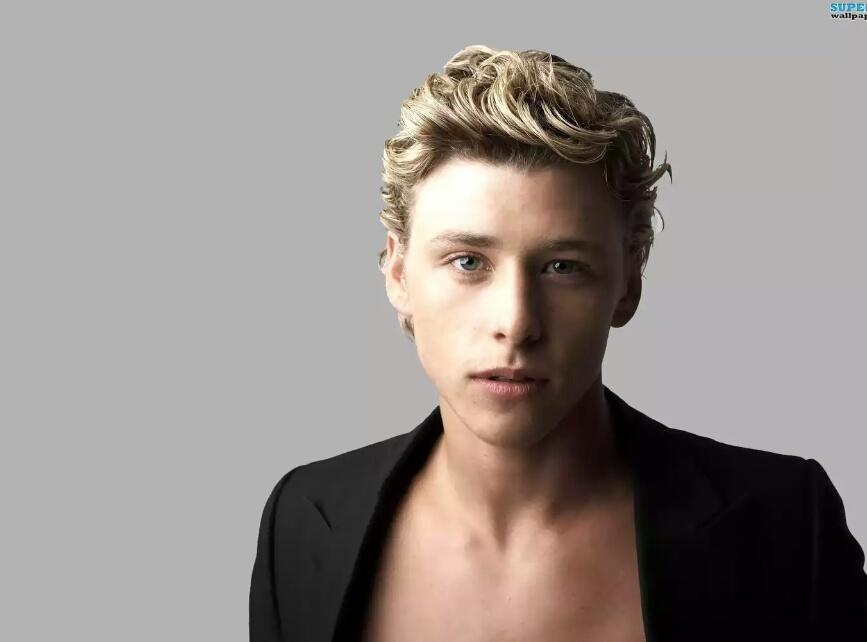 RolPatronum_EP's tweet photo. BUSCAMOS A LOUIS WEASLEY:
-Ravenclaw 
-15 años 
-Fc: Mitch Hewer http://t.co/SFpr4Ijkw1