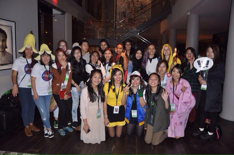 Prambors's tweet photo. RT @Universal_Indo: Selesai sudah #5SOSDerpcon! Para pemenang kumpul, berpelukan dan foto bareng! #Meet5SOSinLA http://t.co/upqYt743Er