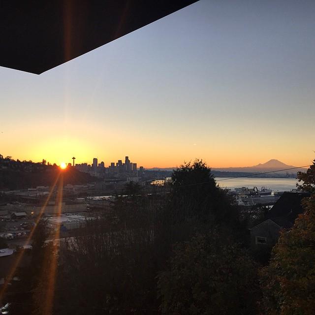 startedinSEA's tweet photo. Good morning, beautiful! #Seattle http://t.co/aTuhdzuPZK