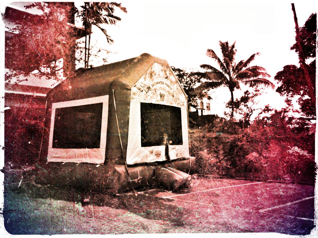 SemiTuraga's tweet image. Jump #bouncingcastle