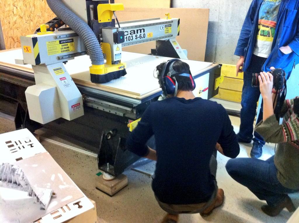 FUTUREMAGfr's tweet photo. Surprise ! #Futuremag est en plein tournage de son 2ème #tutodesmakers dans un #fablab ! Bientôt sur vos écrans... http://t.co/2gclUCRNyD