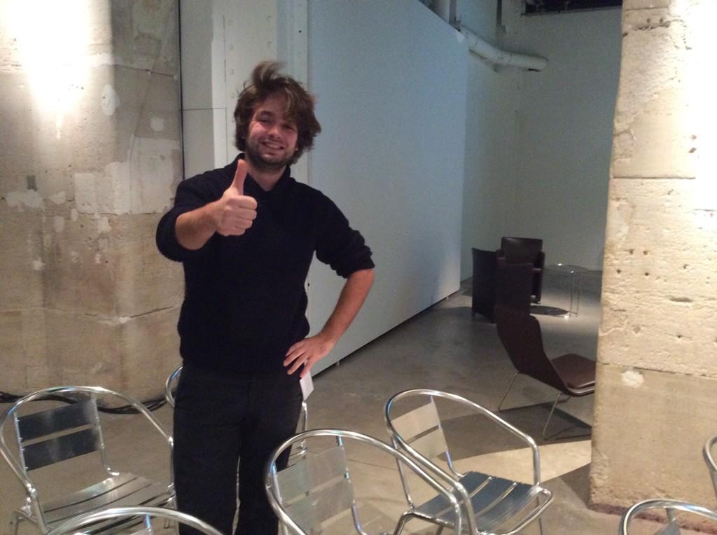 manou_boson's tweet photo. @JollivetPierre prêt pour le lancement de #hpstartup avec @HPenterpriseFR au @Le_Laboratoire_ http://t.co/L20dAg51Mw