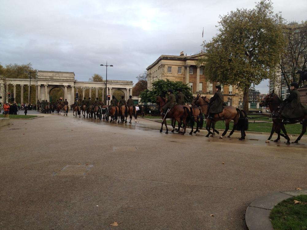 HalkinGM's tweet photo. One traffic jam I do not mind #londonlife http://t.co/nBbWiYDxuk