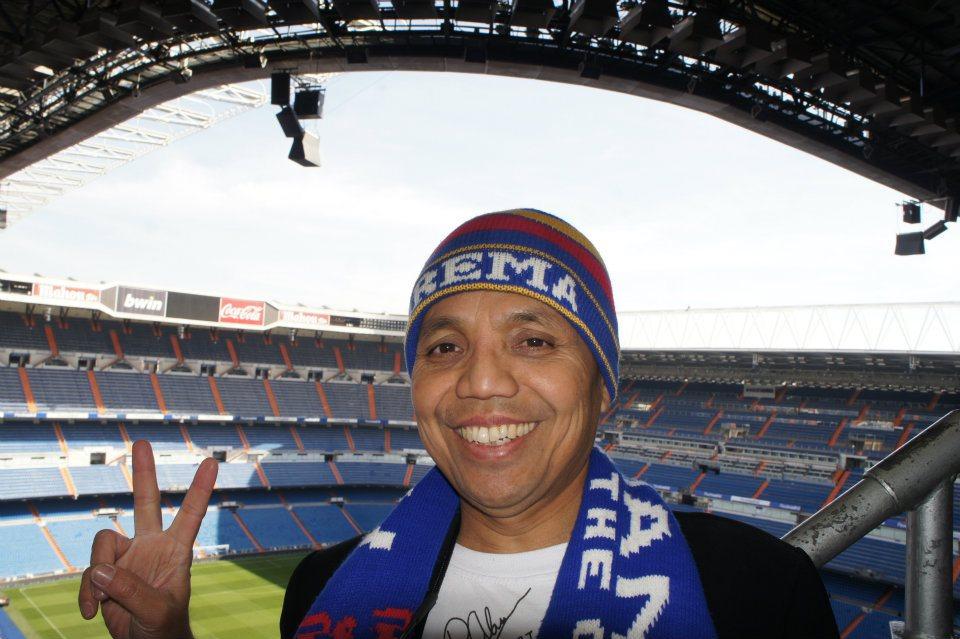 arema_98's tweet photo. #HelloClasico @emirates ONE CLUB, ONE PRIDE, ONE STADIUM, ONE SING, ONE WORLD, ONE FLAG AREMA ONE SOUL WITH EMIRATES http://t.co/OOUoRbTPXM