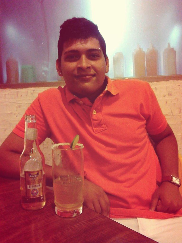 Maikol_Taylor's tweet photo. Relaxx http://t.co/d4y03exMTi