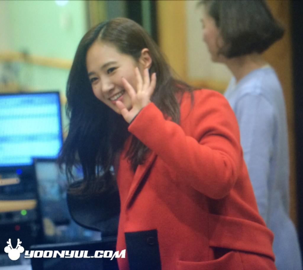 [PIC][17-11-2014] Yuri làm DJ đặc biệt cho "Radio KBS Cool FM Sukira" vào tối nay B2p5yqGCUAAFx_u