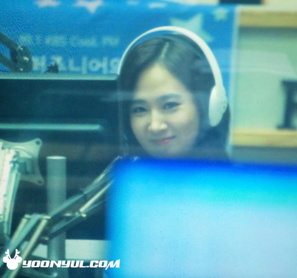 [PIC][17-11-2014] Yuri làm DJ đặc biệt cho "Radio KBS Cool FM Sukira" vào tối nay B2p6CGPCEAAwVbK