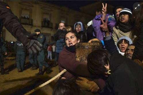 PACMA ofrece asesoría legal gratuita a los activistas denunciados en Medinaceli. Escribie a: tupartido@pacma.es