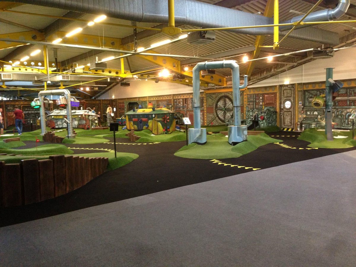 MiniGolfLtd's tweet photo. Wow, go and visit The Golfing Hole now open in Swindon our first indoor Adventure Golf installation in the UK! http://t.co/0IDlqYeSIt