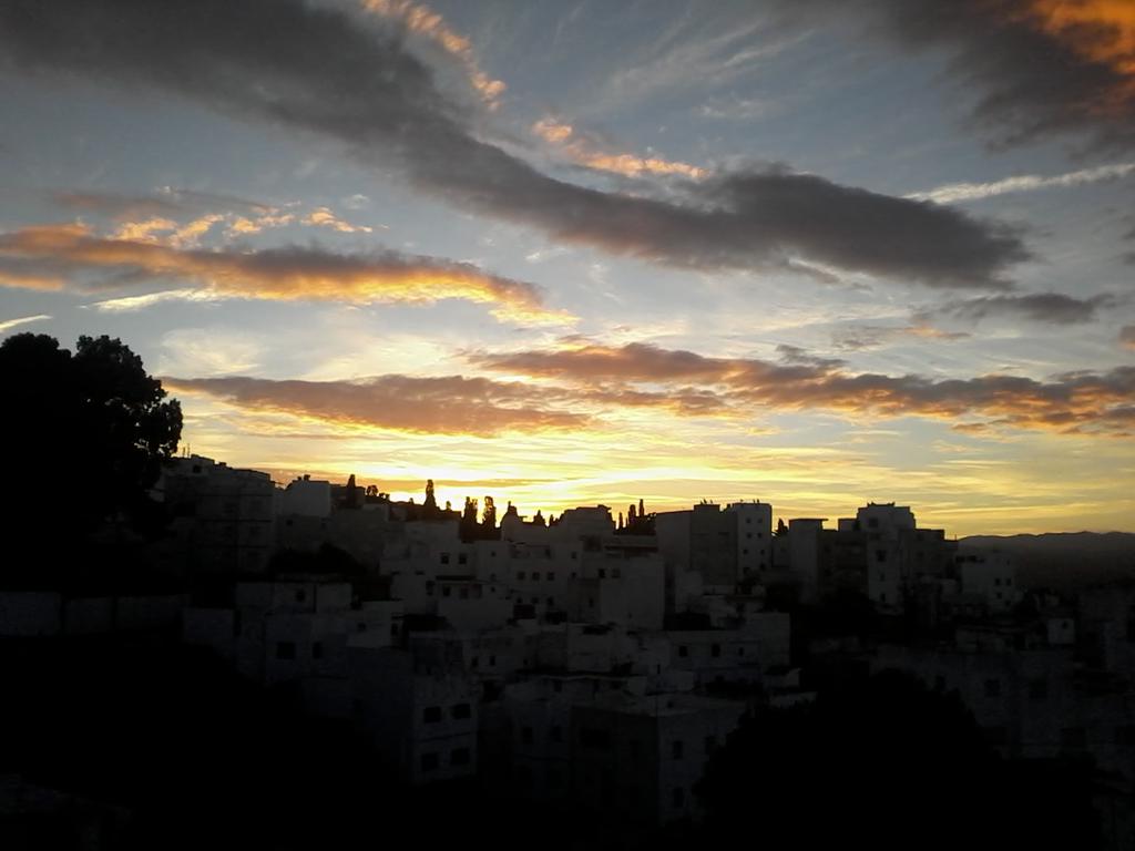 badrchatt95's tweet photo. Sunrise by @badrchatt95 #morrocan #teatouan http://t.co/VjHbyUZYUe
