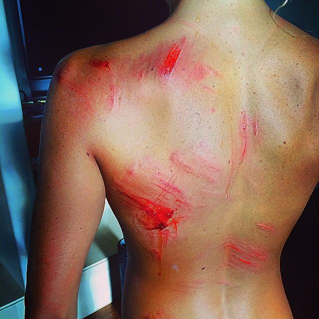 SurfSessionMag's tweet photo. #aïe Maud Le Car a fait connaissance avec le reef d'Hawaii de manière plutôt violente : http://t.co/GhyNtFfC7o http://t.co/62uUdTklN9
