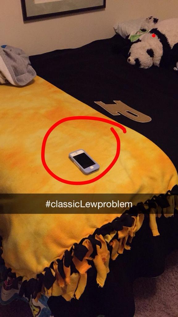 lewproblems's tweet photo. Want to get ahold of me? NOT TODAY 😑 #lewproblems http://t.co/2etcOTr6Y8