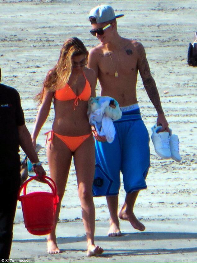 justinrplaw's tweet photo. Beach with ma Babe http://t.co/MUL7JIsuew