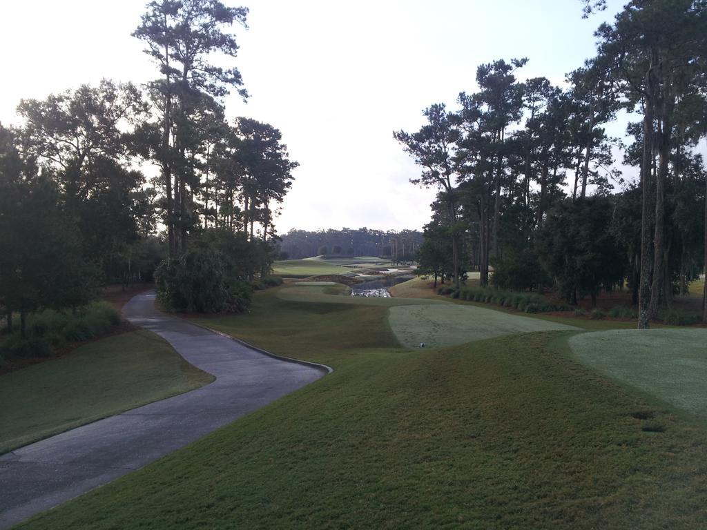 JimKeneskyGolf's tweet photo. .@TPCSawgrass THE PLAYERS Stadium hole 4 is awaiting the first group @PGAofOntario @MeritGolfVac Pro Am. #beautiful http://t.co/6LVlvy9yoJ