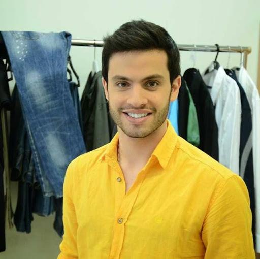 StaracAcademy10's tweet photo. إذا كنتم ترون أن ايلي ايليا يستحق لقب ملك الجماهير اضغطوا #رتويت #StaracArabia http://t.co/SV5qw9yZmm