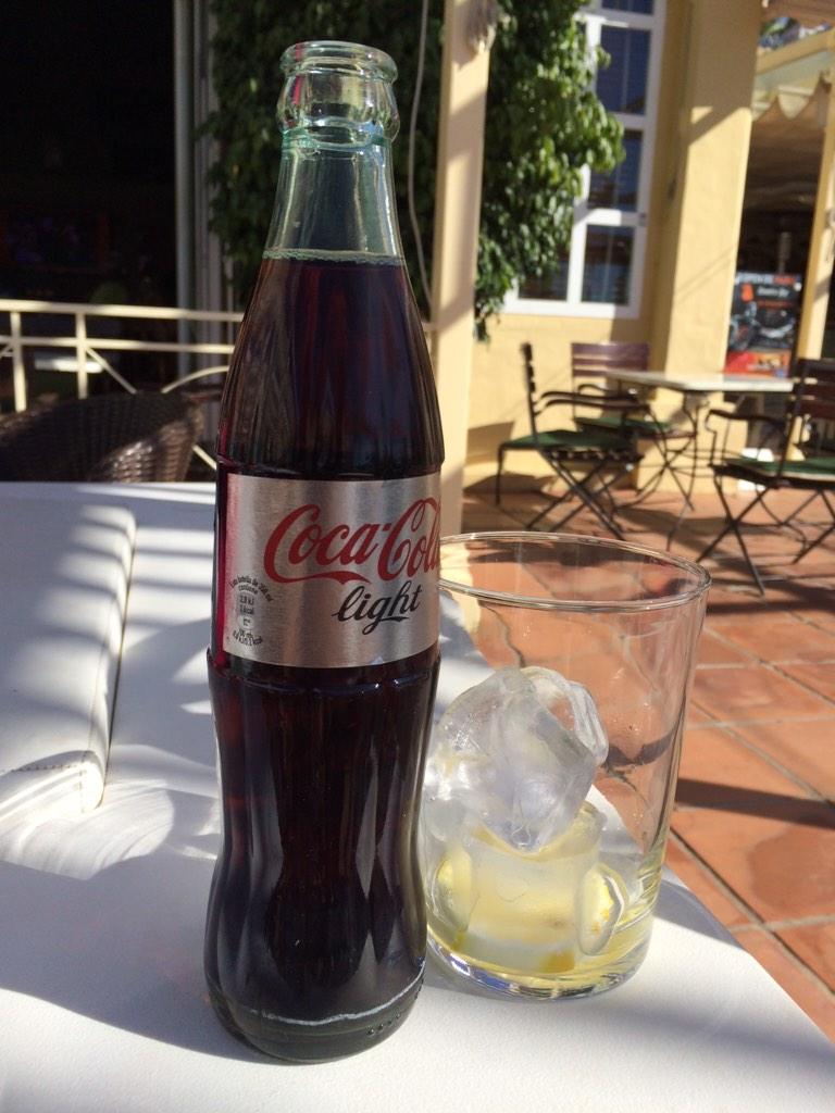 inmagaliano's tweet photo. Chicos! En @NuevaAlcantara si que hay #bigcokebottle @CocaCola ole! cc/ @gomeys http://t.co/fU0cqgMSCv
